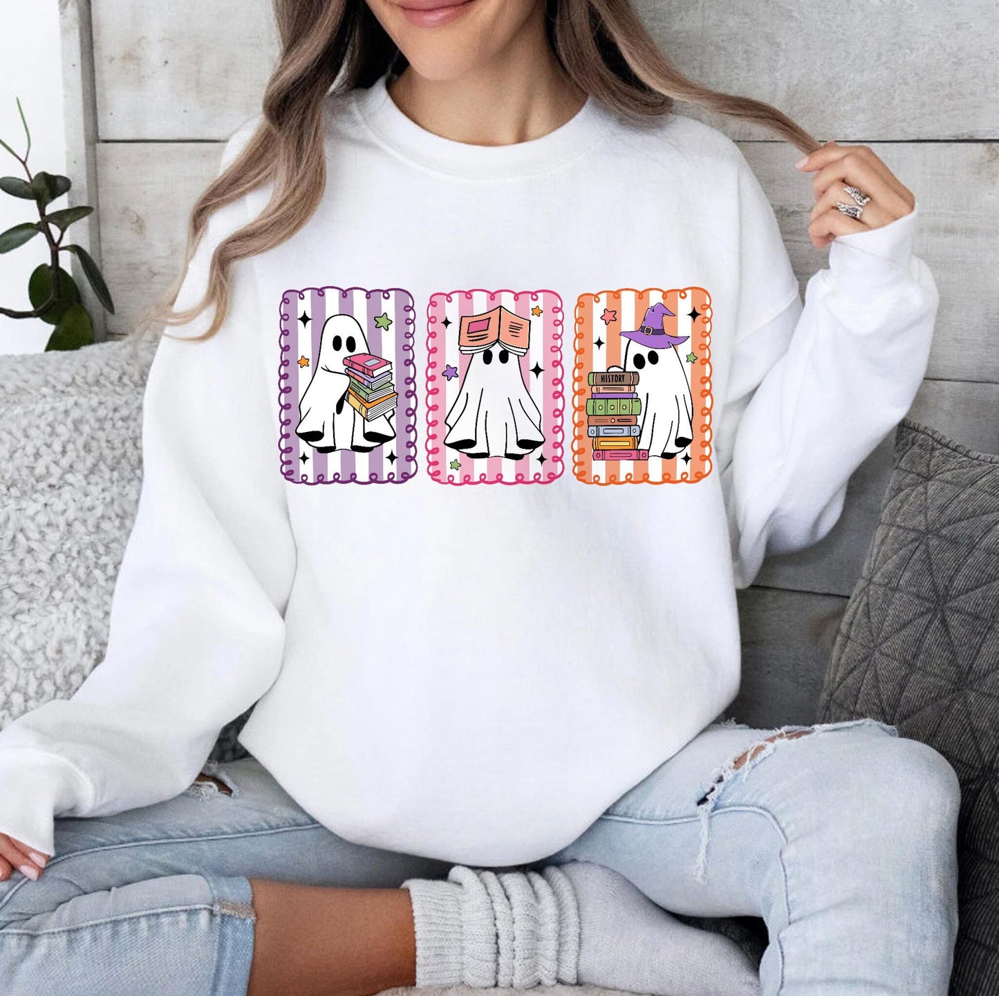 ‘’Book Lover ghosts” T.shirt/Sweatshirt